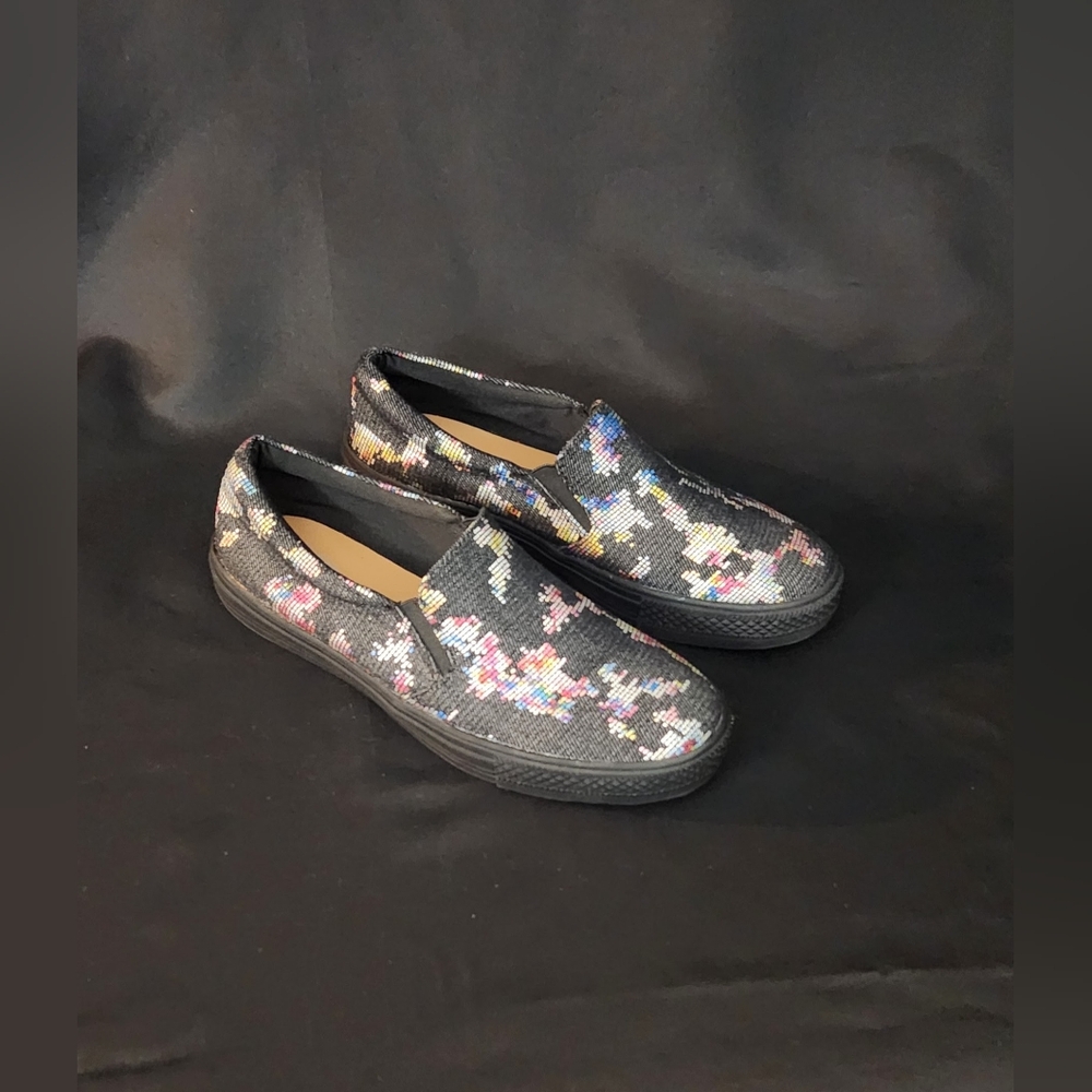 Seven Unisex Slip On Sneakers In Pixel Size M7/W9